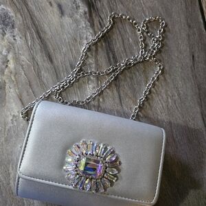Elegant Silver Clutch with Crystal Embellishment